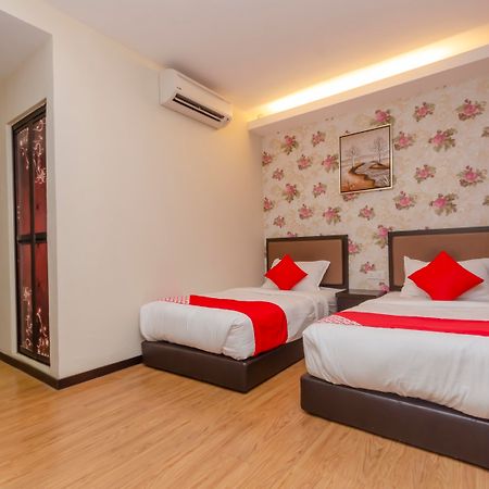 Super Oyo 1214 Oro Hotel Kluang Dış mekan fotoğraf